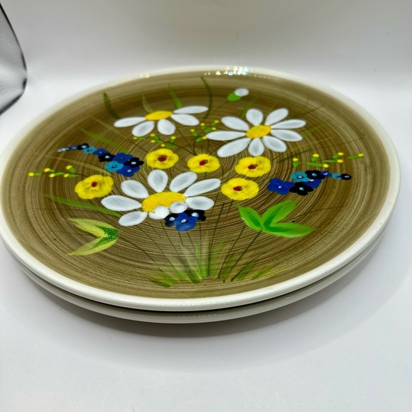 SOLD 2 Mancioli Italy 10 in. Ceramic Plate /Platter 72/21 Hand painted Daisy - Picture 3 of 4